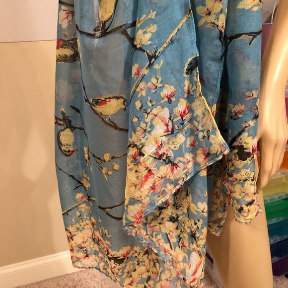 Beautiful Scarf - Picture 7 of 7